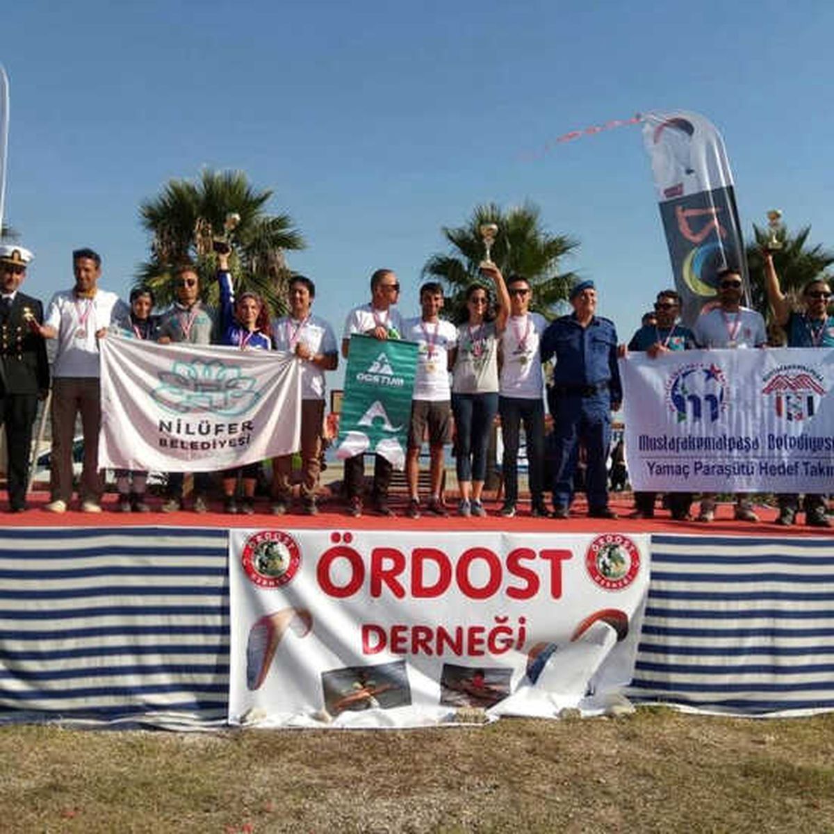 Yamaç Paraşütünde Şampiyon Dostum