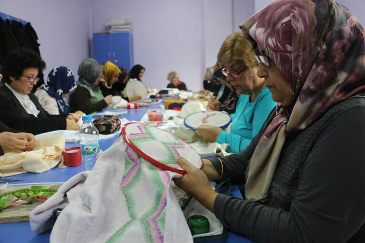 Artık Kadınlar Hem Meslek Sahibi Oluyor Hem de Üretici