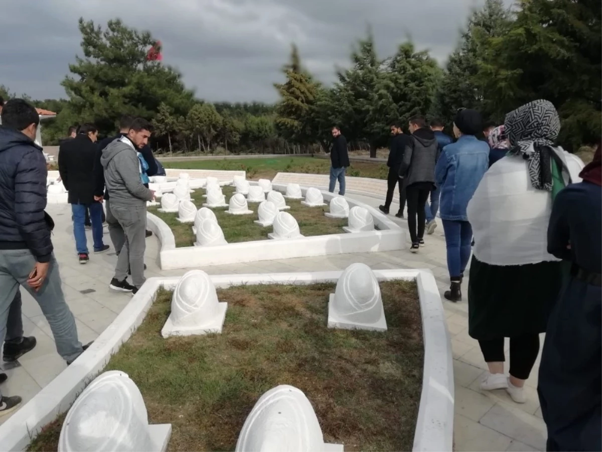 Beyşehir Belediyesinden Üniversite Öğrencilerine Çanakkale Gezisi