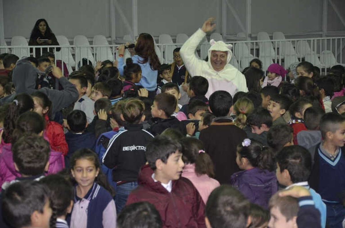 Beytüşşebaplı Öğrencilerin Tiyatro Sevinci
