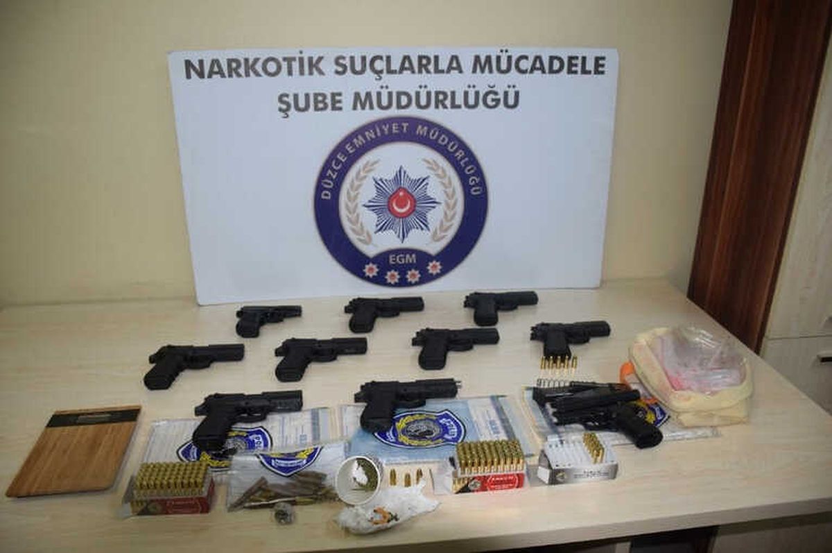 Düzce Polisinden Silah ve Uyuşturucu Operasyonu