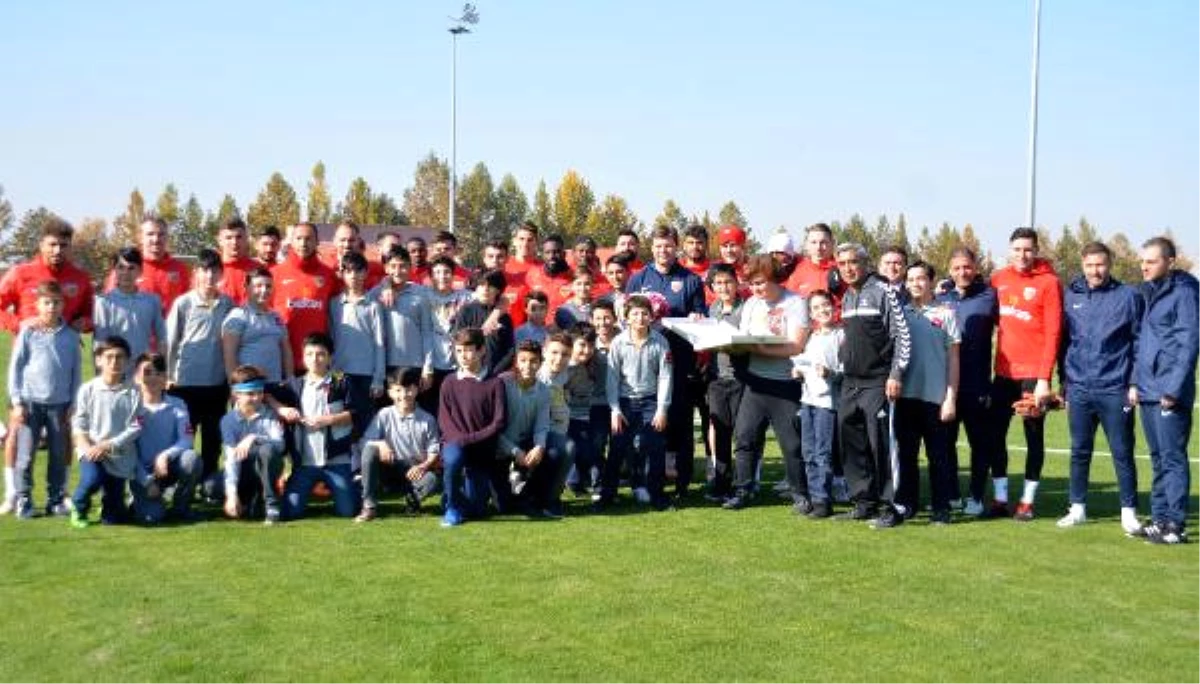 Ertuğrul Sağlam: "Galatasaray ile Futbol Kavgası Yapacağız"