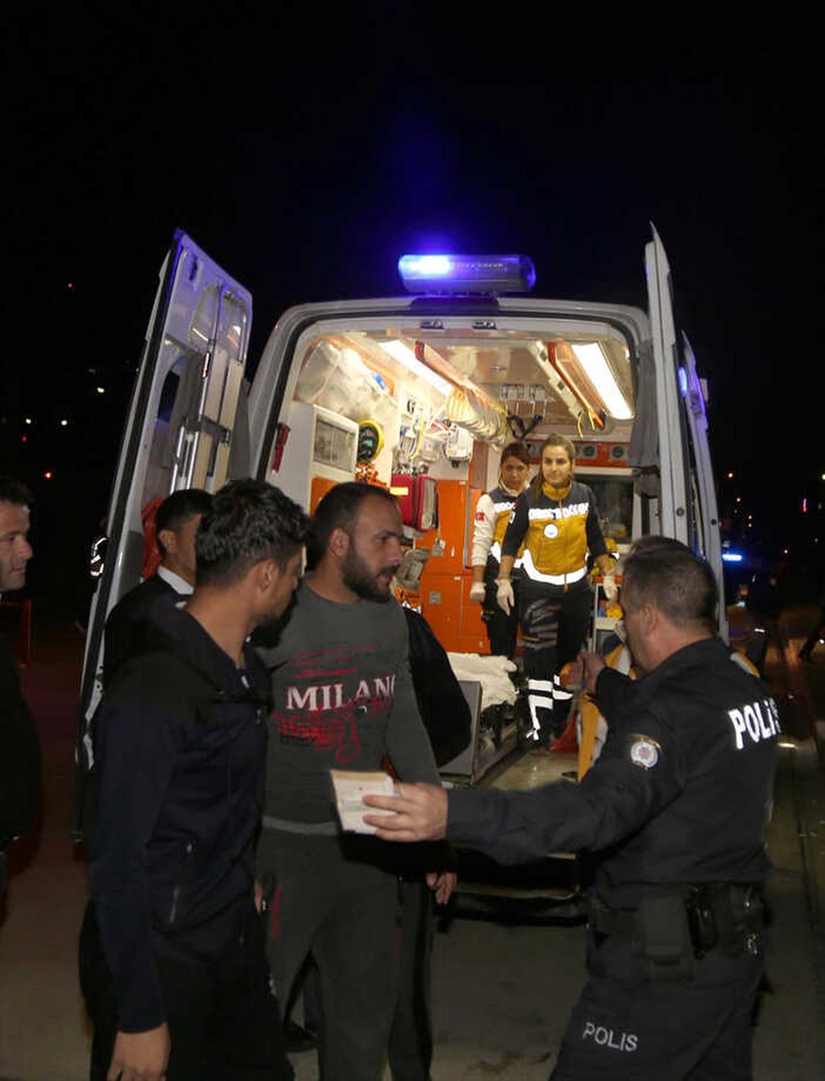 Güncelleme 2 - Mersin\'de Düzensiz Göçmenleri Taşıyan Tekne Battı