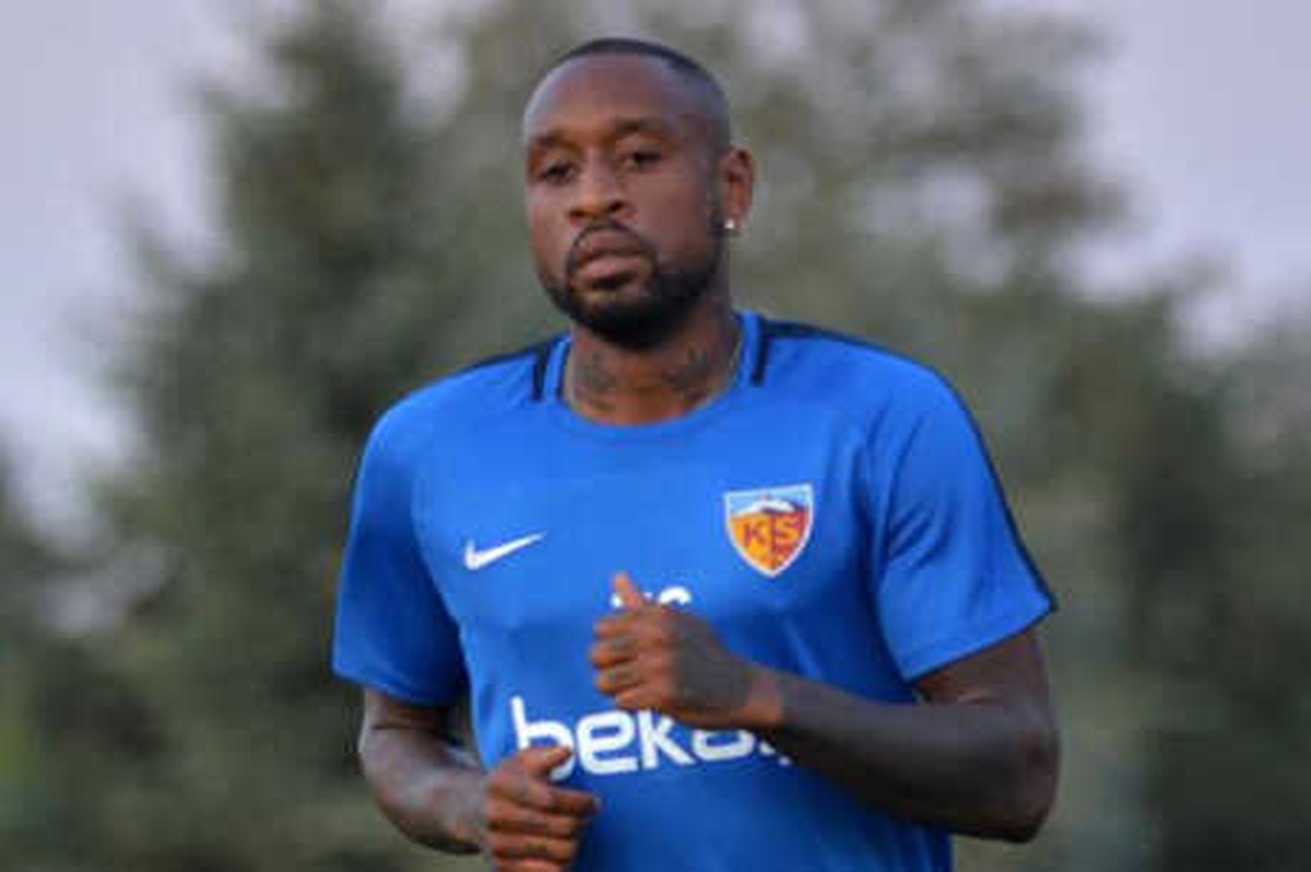 Kayserispor\'da Kana Bıyık Kadro Dışı Bırakıldı