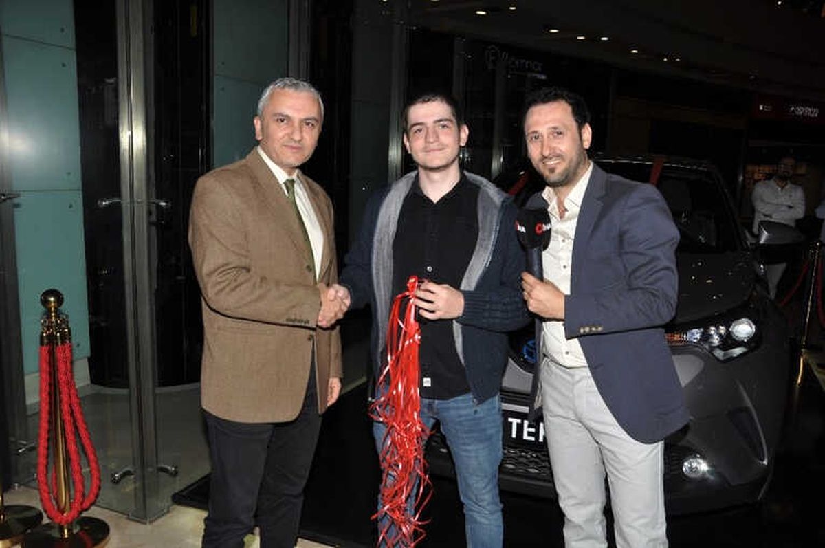 Lüks Araba Kazandı, Telefon Şakası Sandı