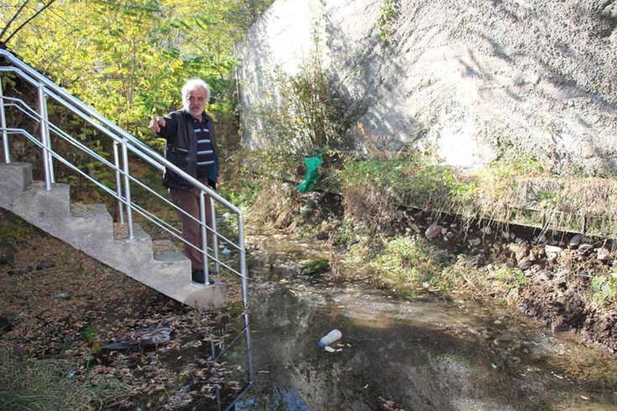 Şehir Şebekesinden Sızan Su Evini Yıkıyor
