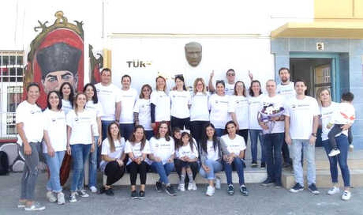 Sunexpress "Guardian Angels" İzmir\'de Sınıfları Boyadı