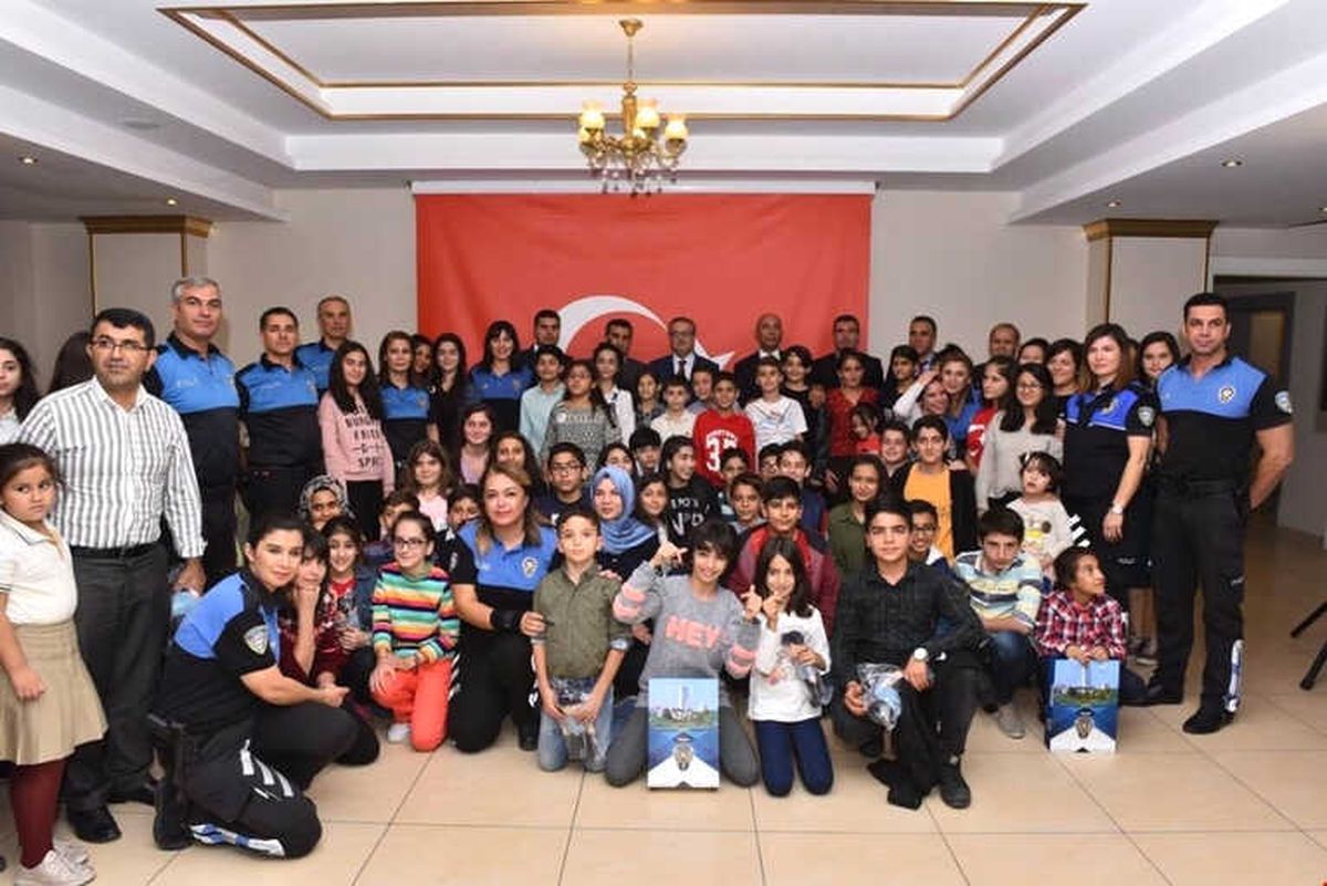 Vali Su "Birlikte Bir Yıl 2018 Projesi" Kapsamında Öğrencilerle Bir Araya Geldi
