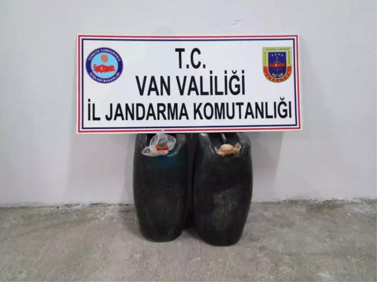 Van\'da Bin 210 Litre Kaçak Akaryakıt Ele Geçirildi