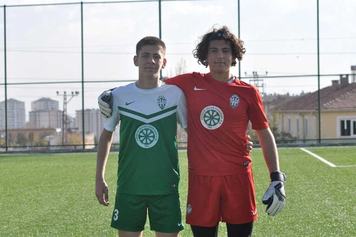 Ağabey ve Kardeş Aynı Takımda Oynuyor