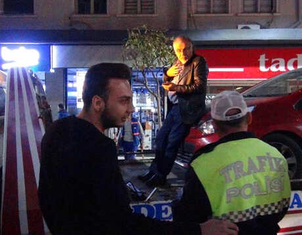 Aracını Çektirmek İstemeyen Sürücü, Çekiciye Çıktı
