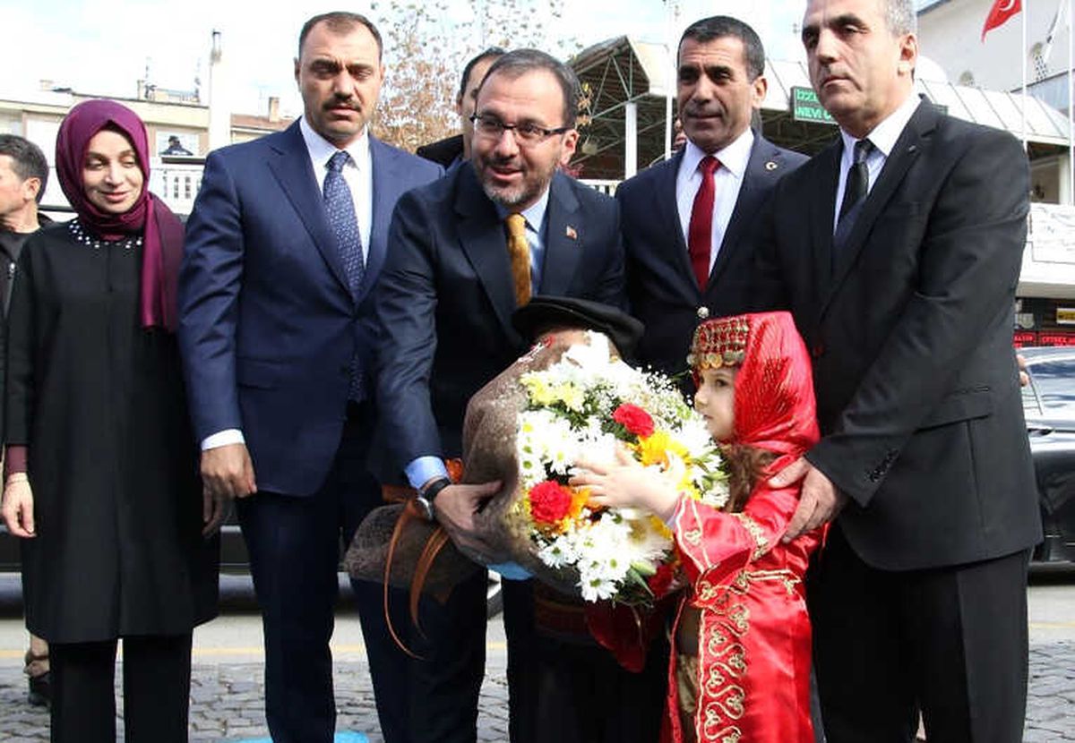 Bakan Kasapoğlu: "Şiddete Karşı El Birliği ile Savaşacağız"