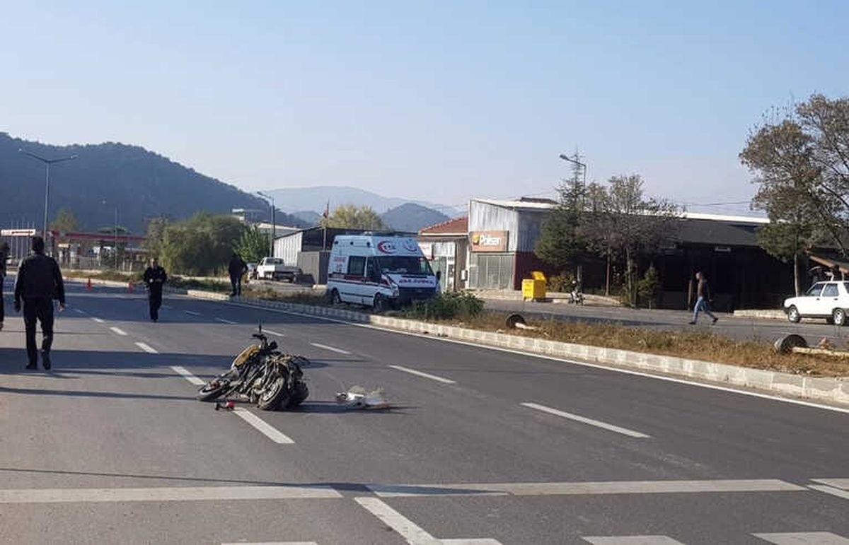 Bilecik\'te Ambulans Motosiklet ile Çarpıştı: 1 Ölü