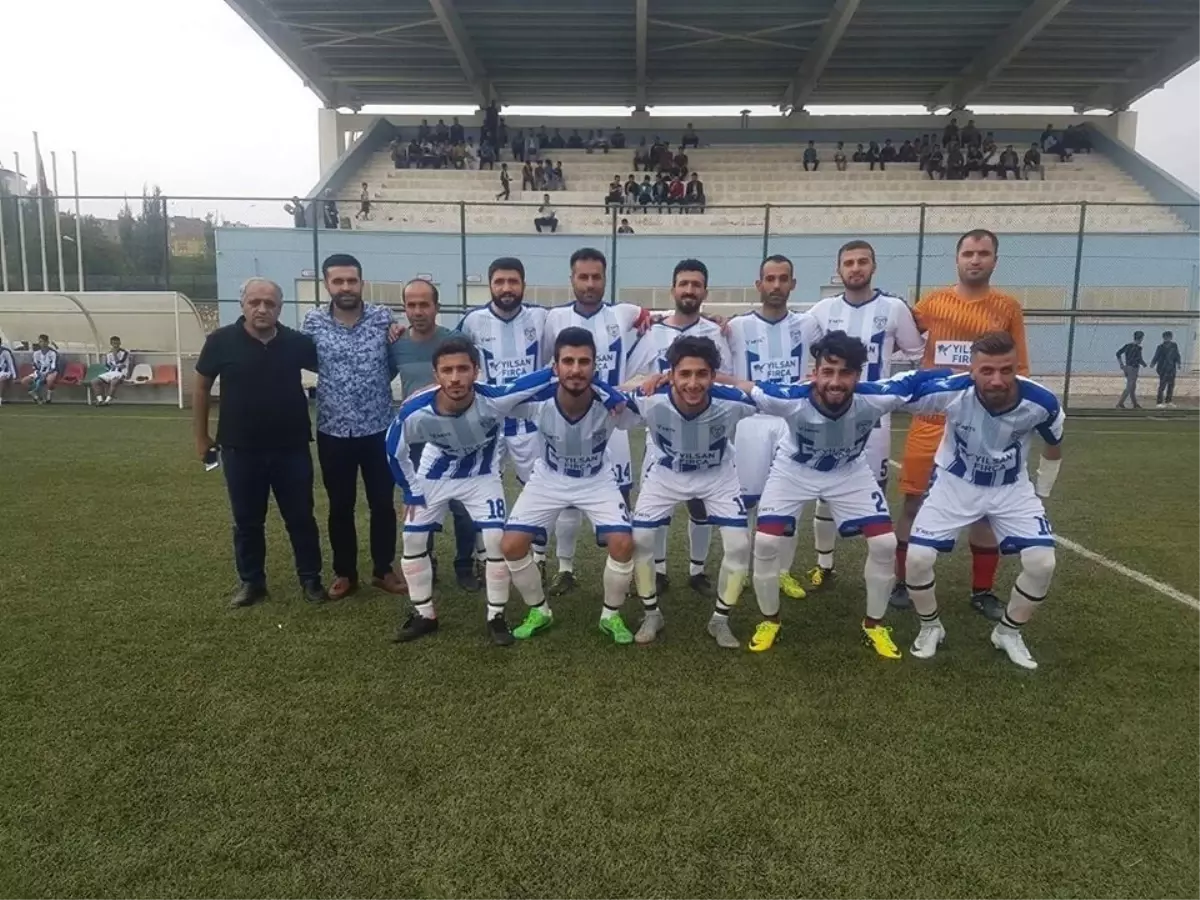 Çüngüş Gençlikspor Namağlup Unvanını Sürdürüyor