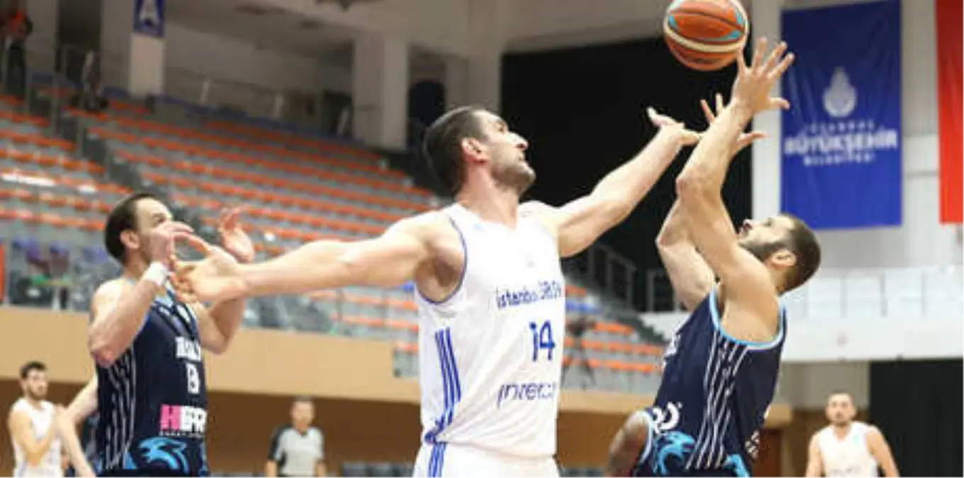 İstanbul Büyükşehir Belediyespor - Donar: 47-85