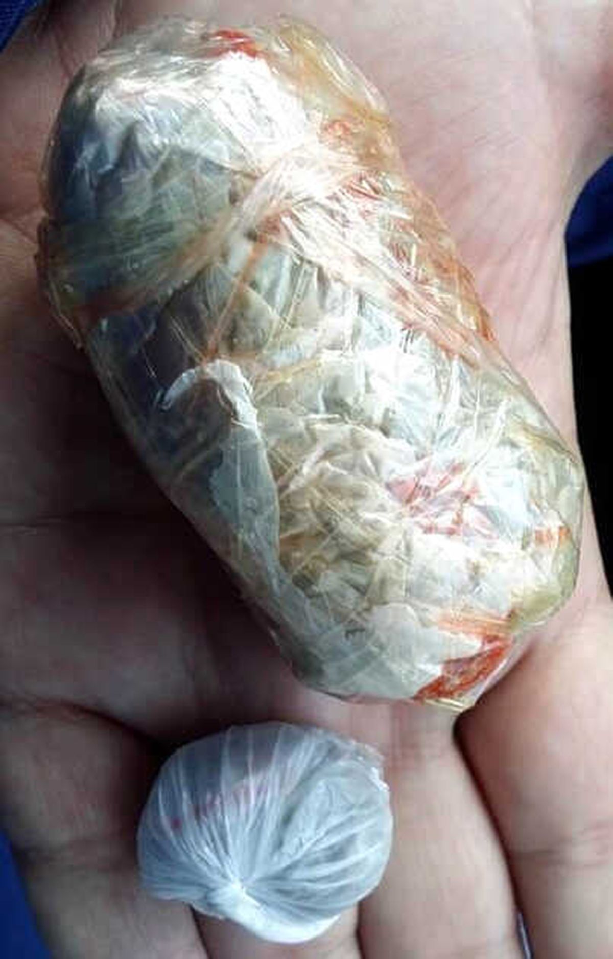 Manisa\'da Otobüsteki 2 Yolcunun Üzerinde Esrar Çıktı