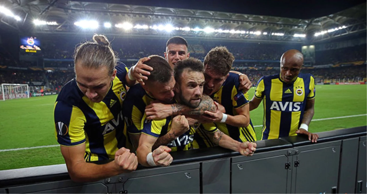 Sahasında Anderlecht\'i Konuk Eden Fenerbahçe, Rakibini 2-0 Mağlup Etti
