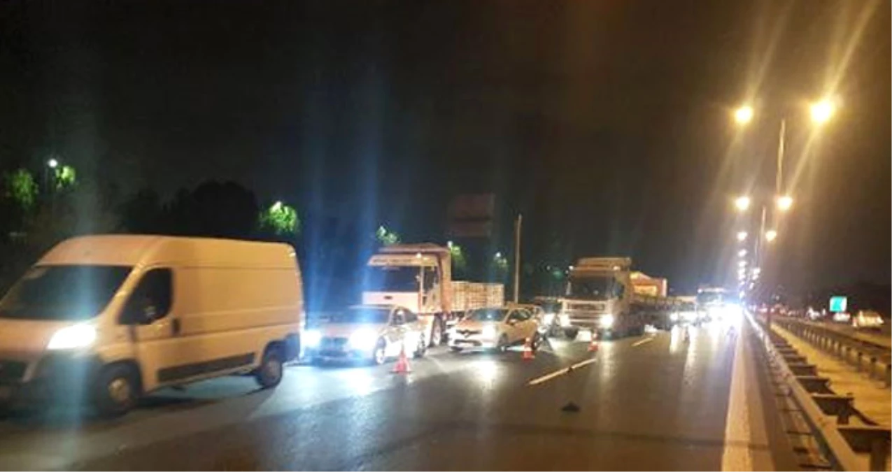 TEM\'de Korkunç Kaza: 100 Metrelik Alanda Ceset Parçaları Toplandı!