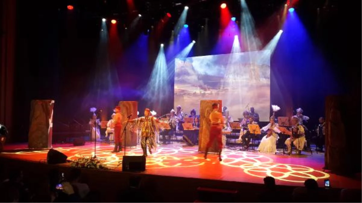 Türksoy Halk Çalgıları Orkestrası Konser Verdi