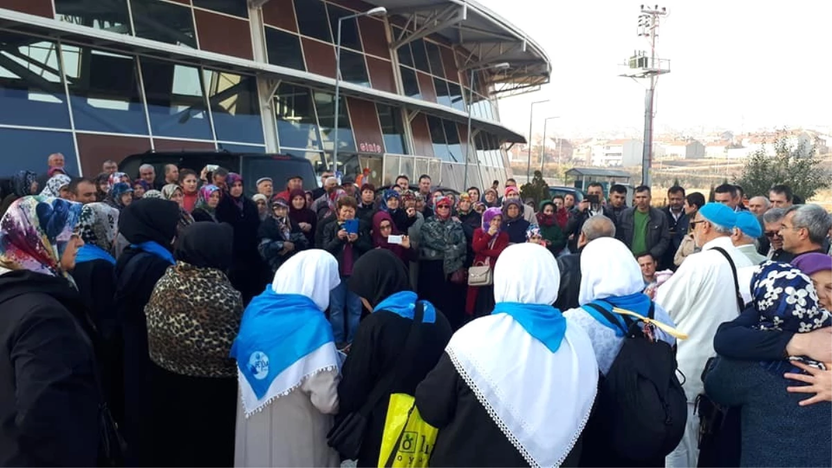 Umre Kafilesi Kutsal Topraklara Uğurlandı