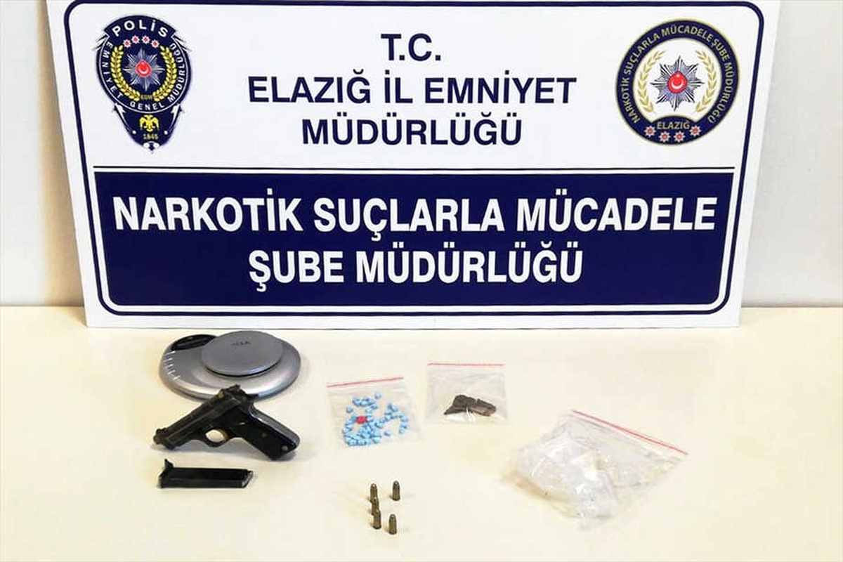 Üzerine Sarılı Halde 4 Kilogram Esrarla Yakalandı