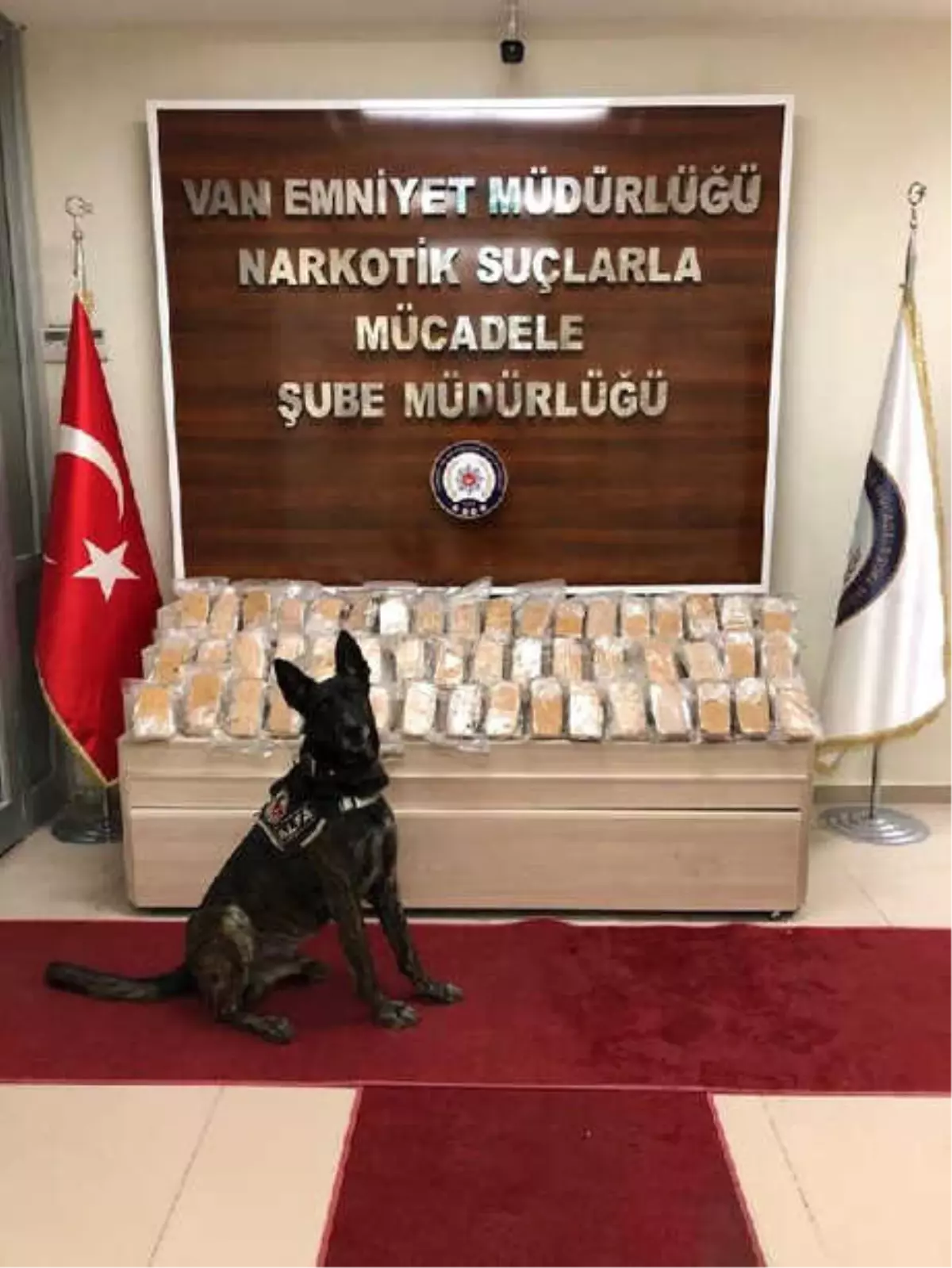 Aracın Yakıt Deposunda 26 Kilo 995 Gram Eroin Ele Geçirildi