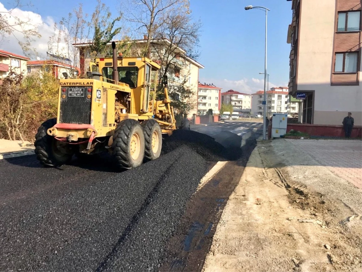 Asfalt Çalışmaları Devam Ediyor