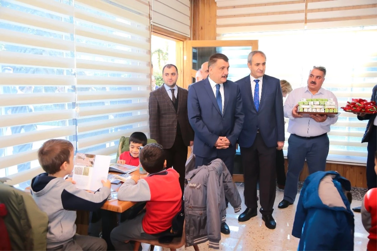 Başkan Gürkan, Öğrencilerle Kütüphanede Buluştu