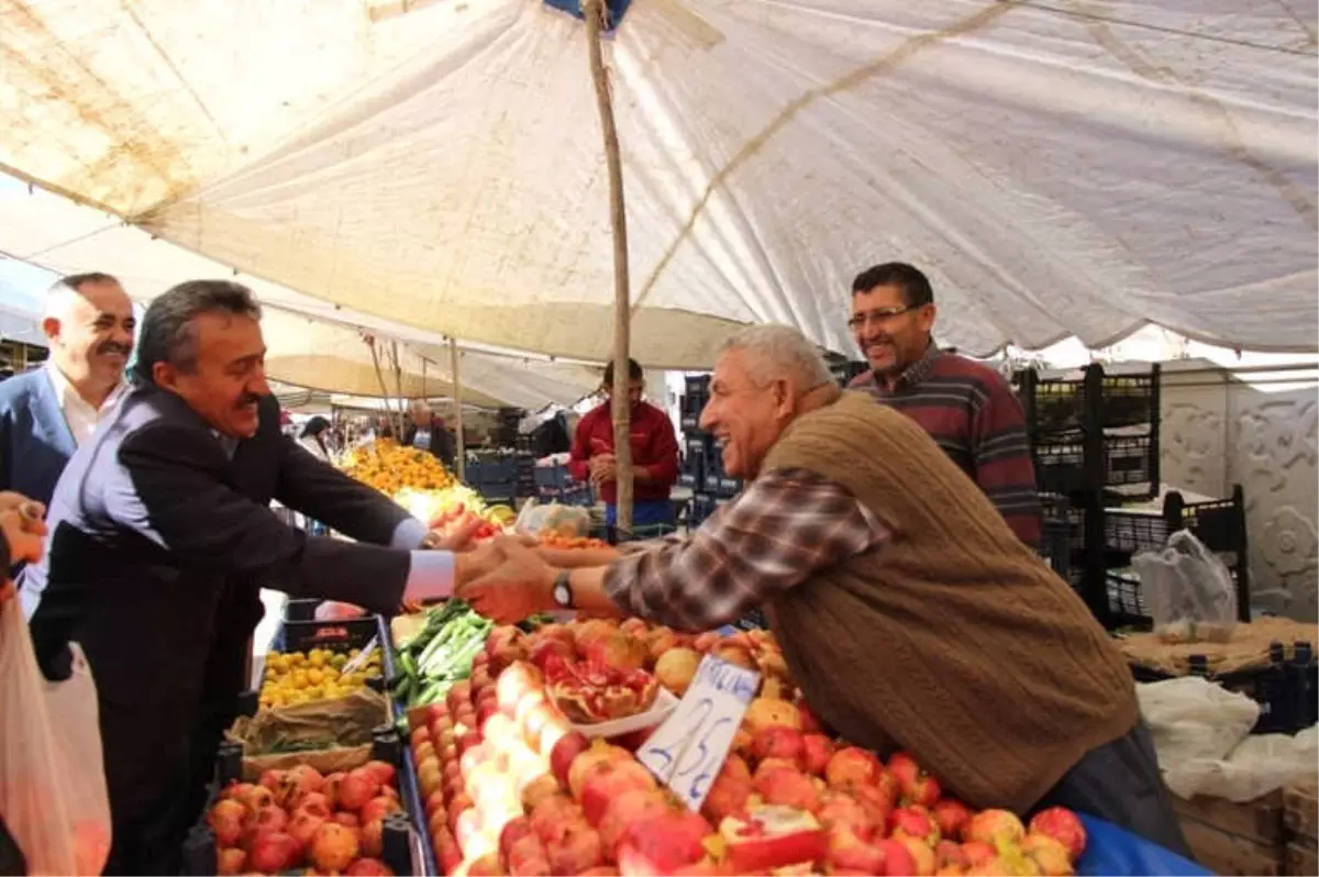 Başkan Tutal Pazar Esnafıyla Buluştu