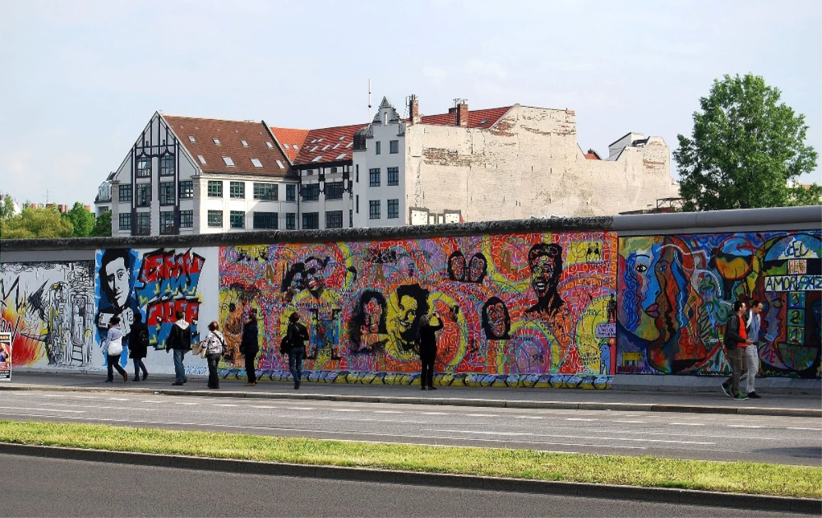 Berlin Duvarı\'nın Yıkılışının 29\'uncu Yılı Kutlanıyor