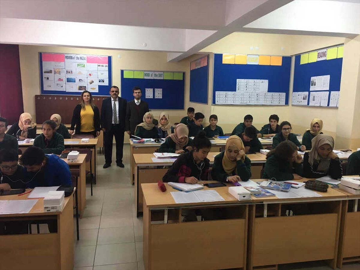 Bozkır\'da Bir Hayırsever Tarafından İngilizce Laboratuvarı Kuruldu