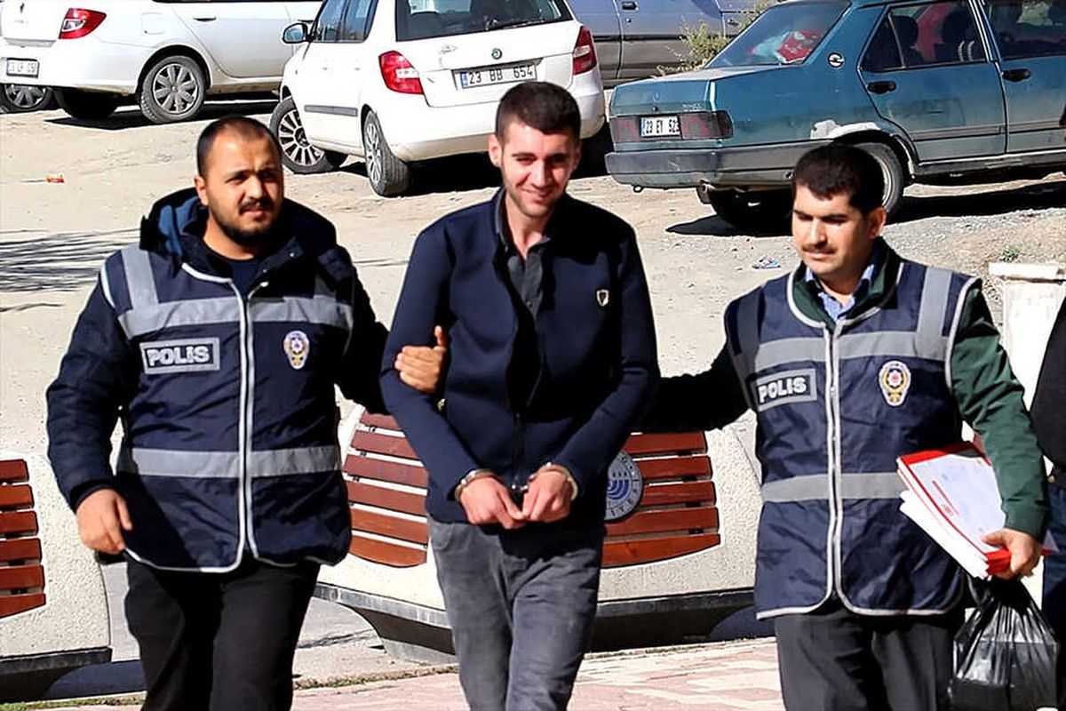 Elazığ\'da Atm Dolandırıcısı Tutuklandı