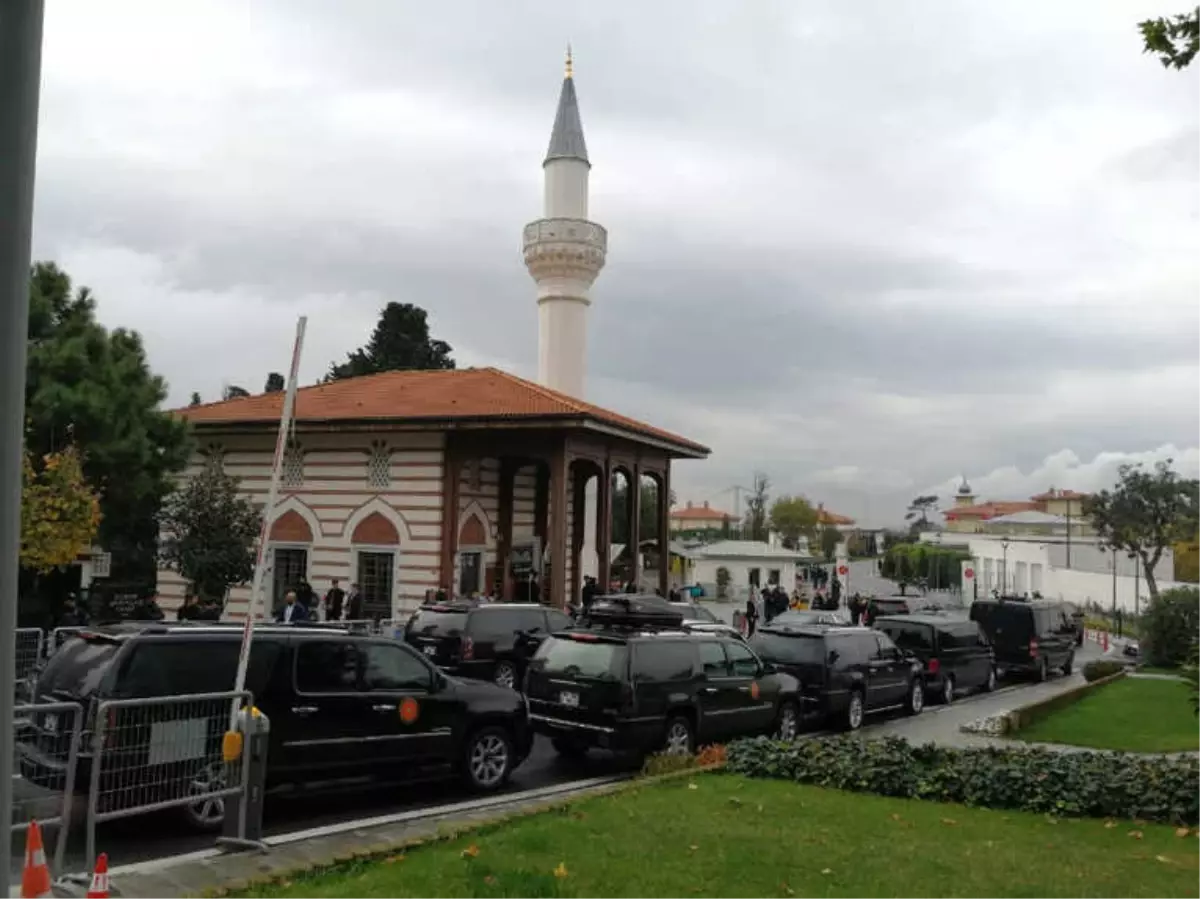 Erdoğan Cuma Namazını Kerem Aydınlar Camii\'nde Kıldı