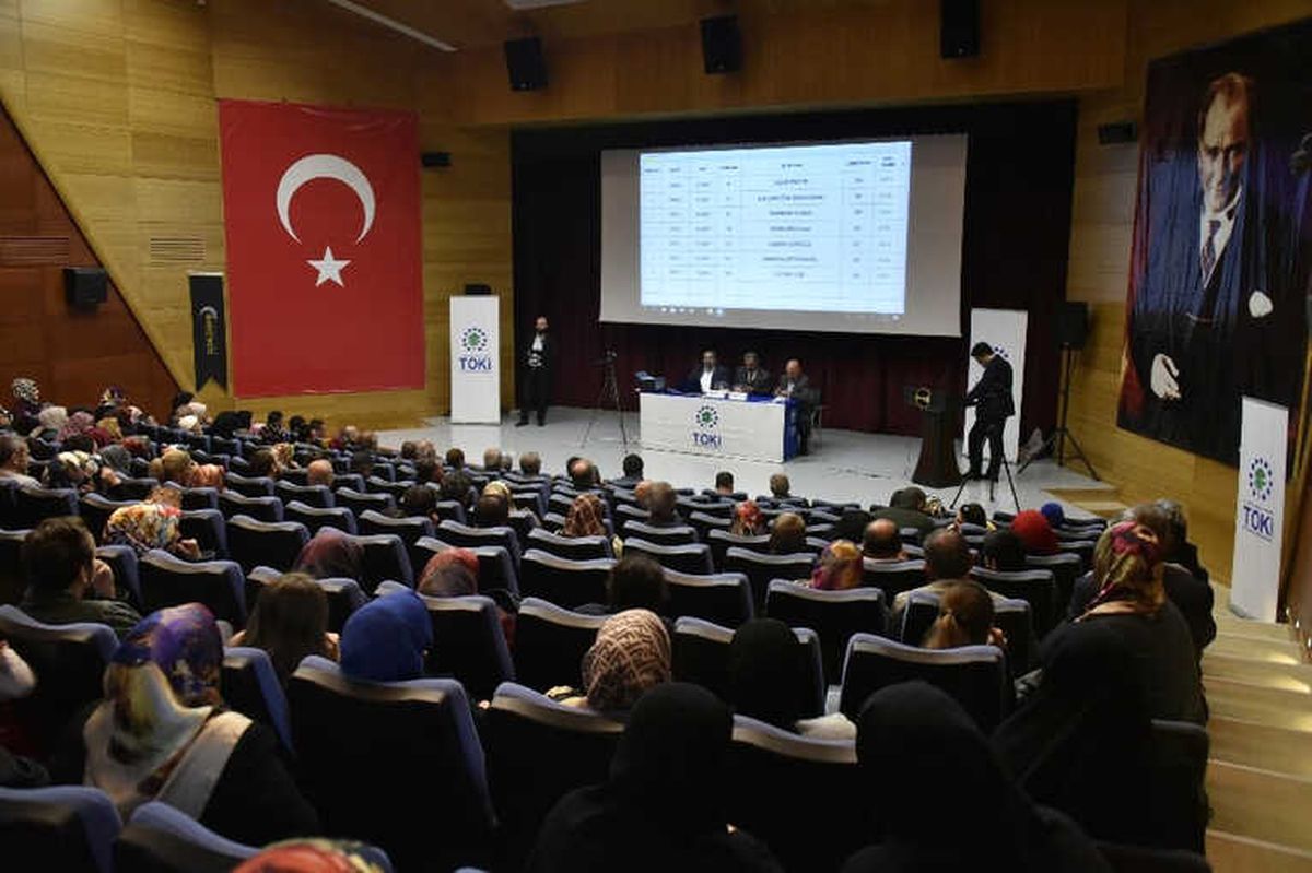 Gümüşhane\'de 62 Adet Alt Gelir Grubu TOKİ Konutları İçin Kura Çekildi