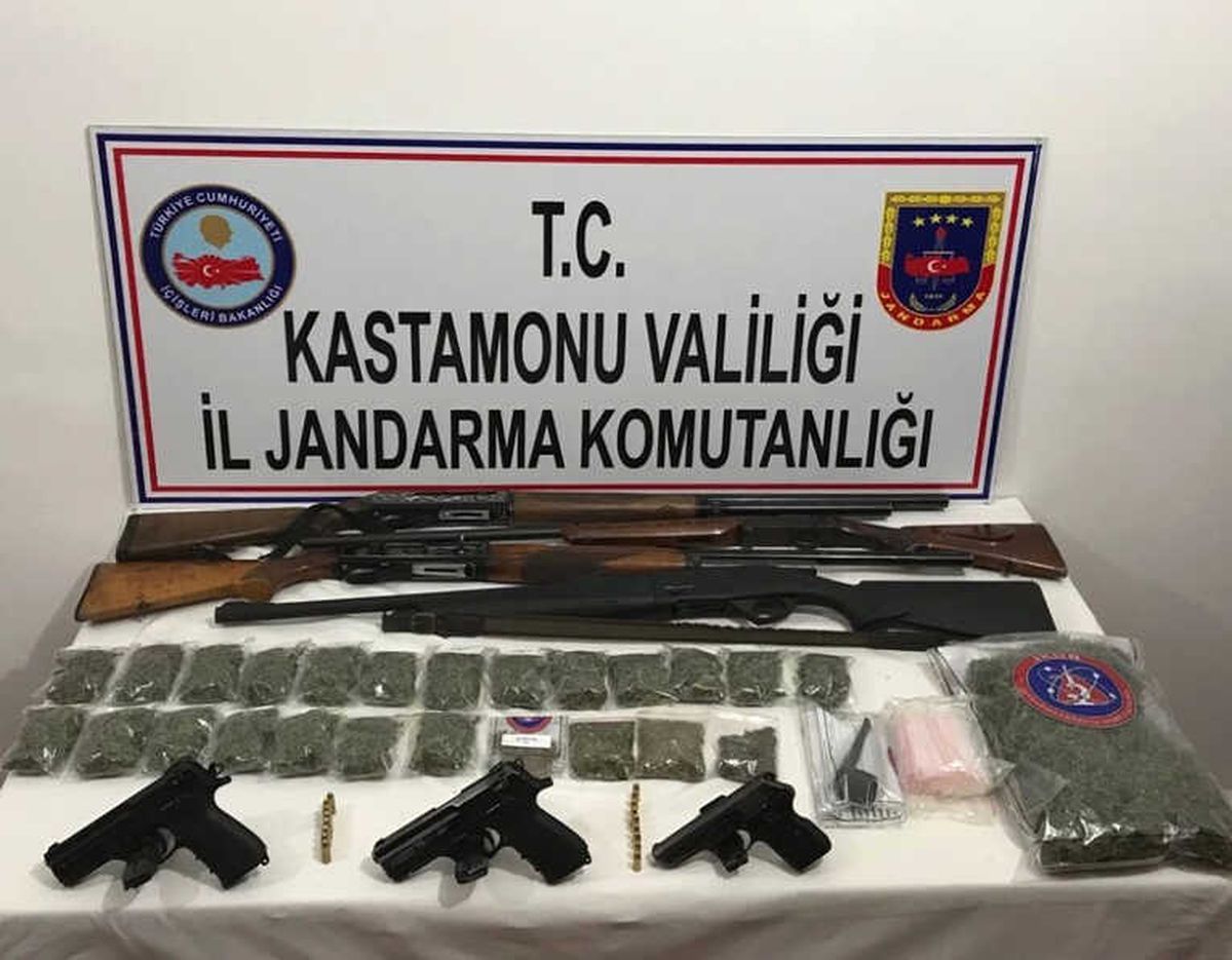 Kastamonu\'da Jandarmadan Uyuşturucu Operasyonu: 2 Gözaltı
