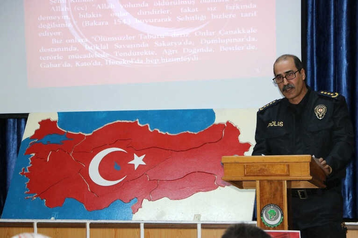 Niğde\'de Şehitlerin İsimleri Sınıflara Verildi