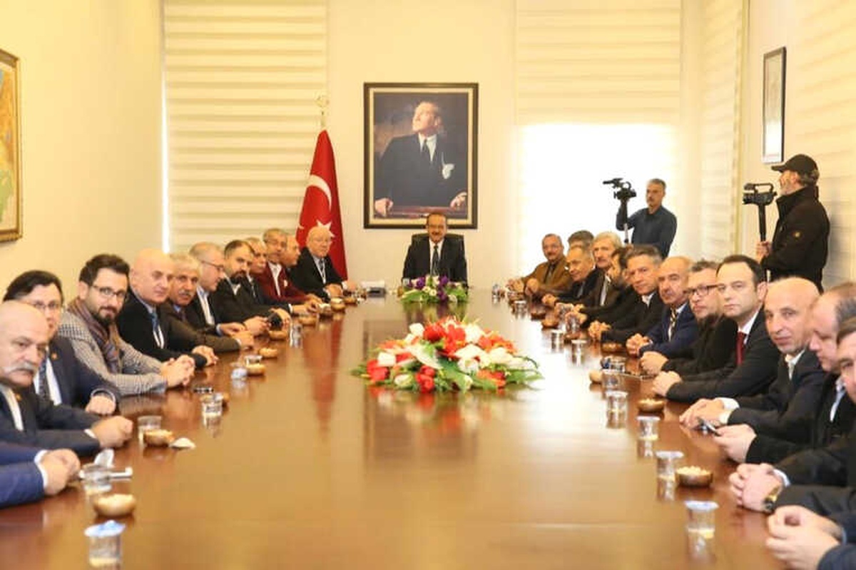 Nuri Kolaylı: "Türk Basınının Meslek Yasası Yok"