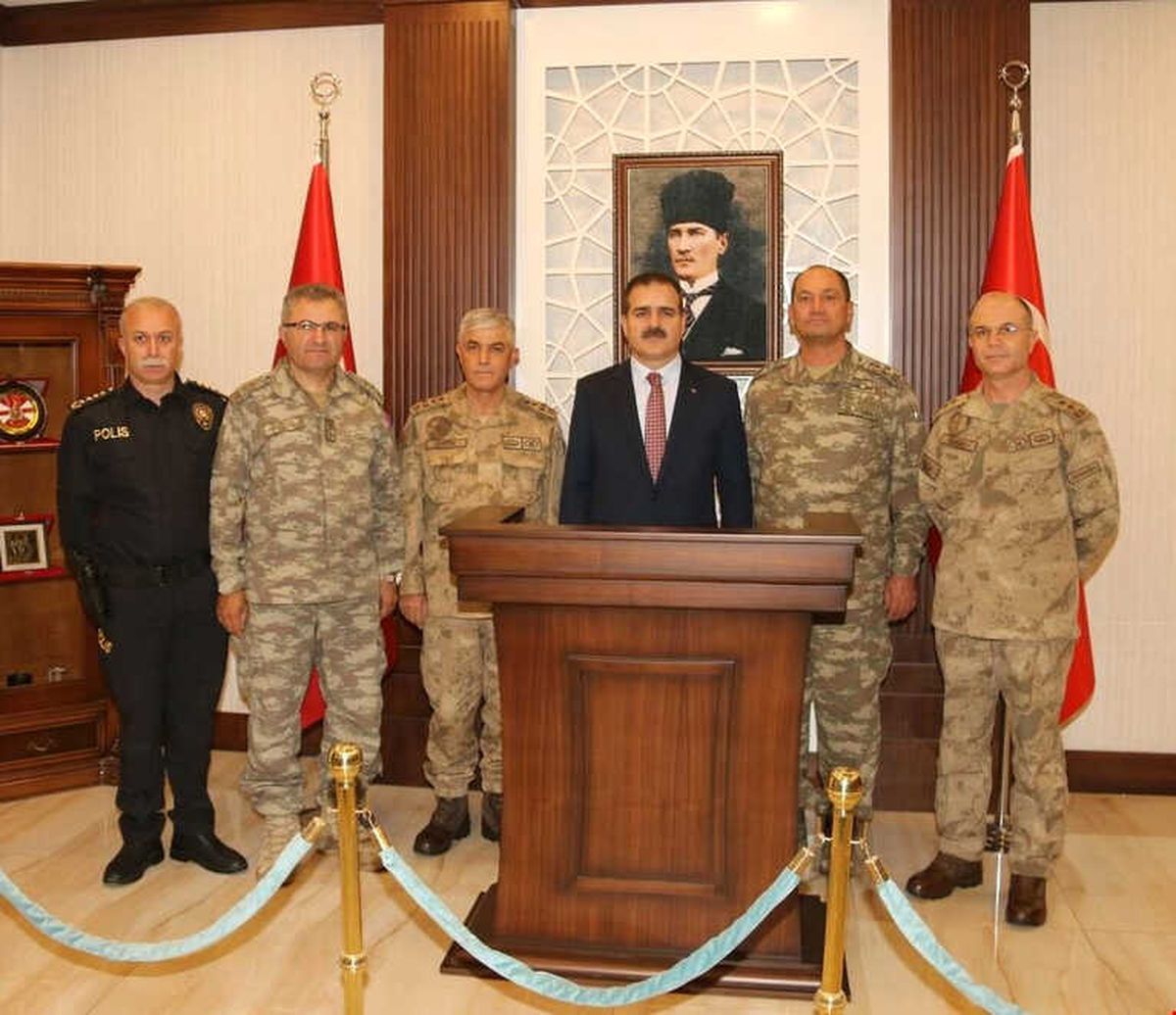 Orgeneral Çetin ve Temel\'den Vali Akbıyık\'a Ziyaret
