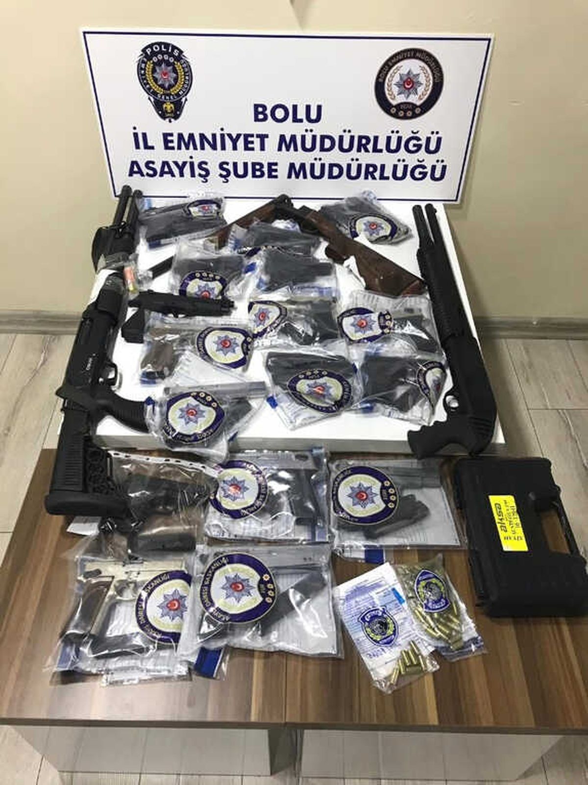 Polis, Magandalara Nefes Aldırmıyor