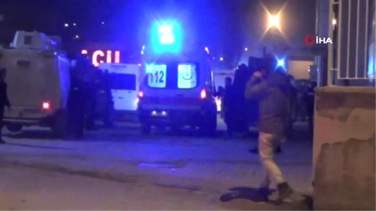 Şemdinli\'de Meydan Gelen Patlamada Yaralanan Askerler Hastaneye Kaldırıldı