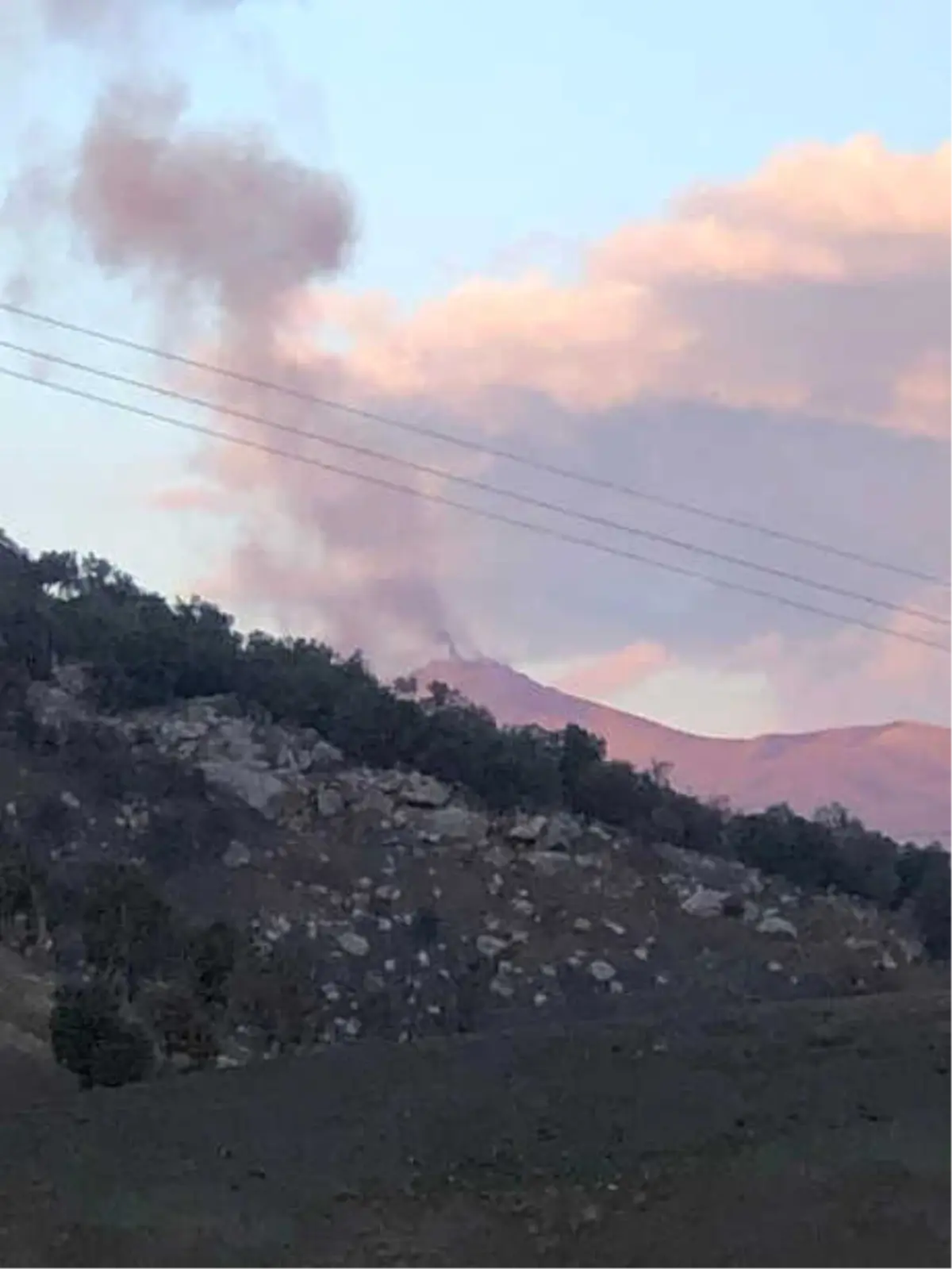 Sınırda Mühimmat Patladı, Yaralı Askerler Var