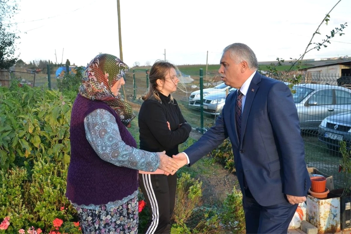 Vali Yıldırım Ölen Muhtarın Ailesini Yalnız Bırakmadı