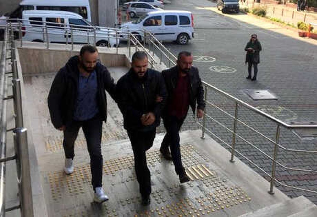 Ağabeyini Öldüreni Bıçakladı