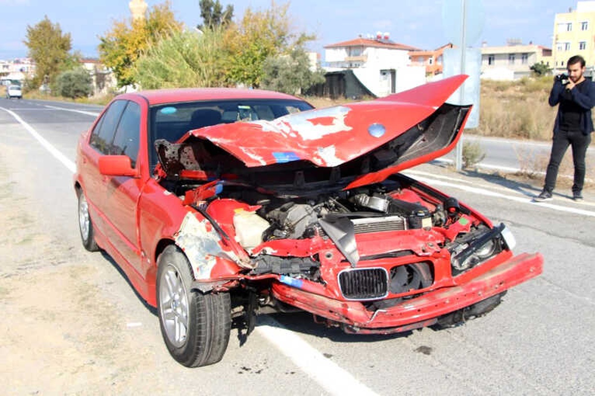 Antalya\'da Trafik Kazası: 6 Kişi Yaralandı
