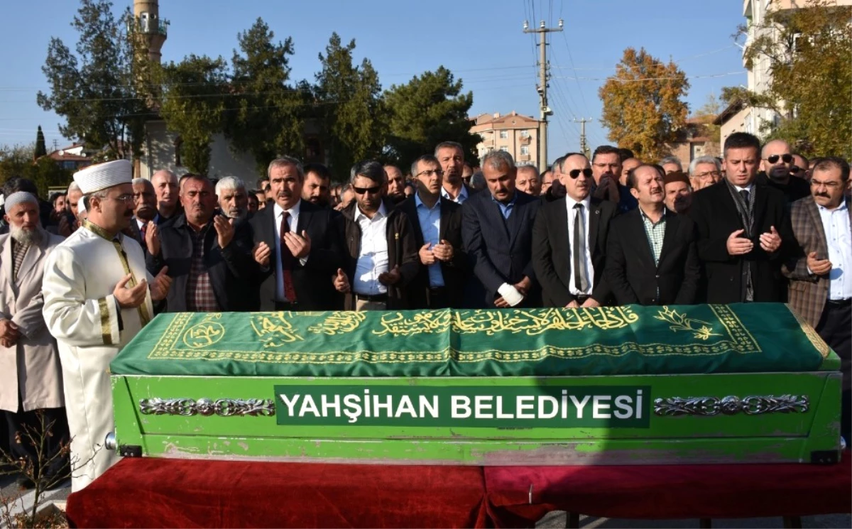 Aracının İçinde Kazara Kendini Vuran Belediye Başkanının Oğlu Toprağa Verildi