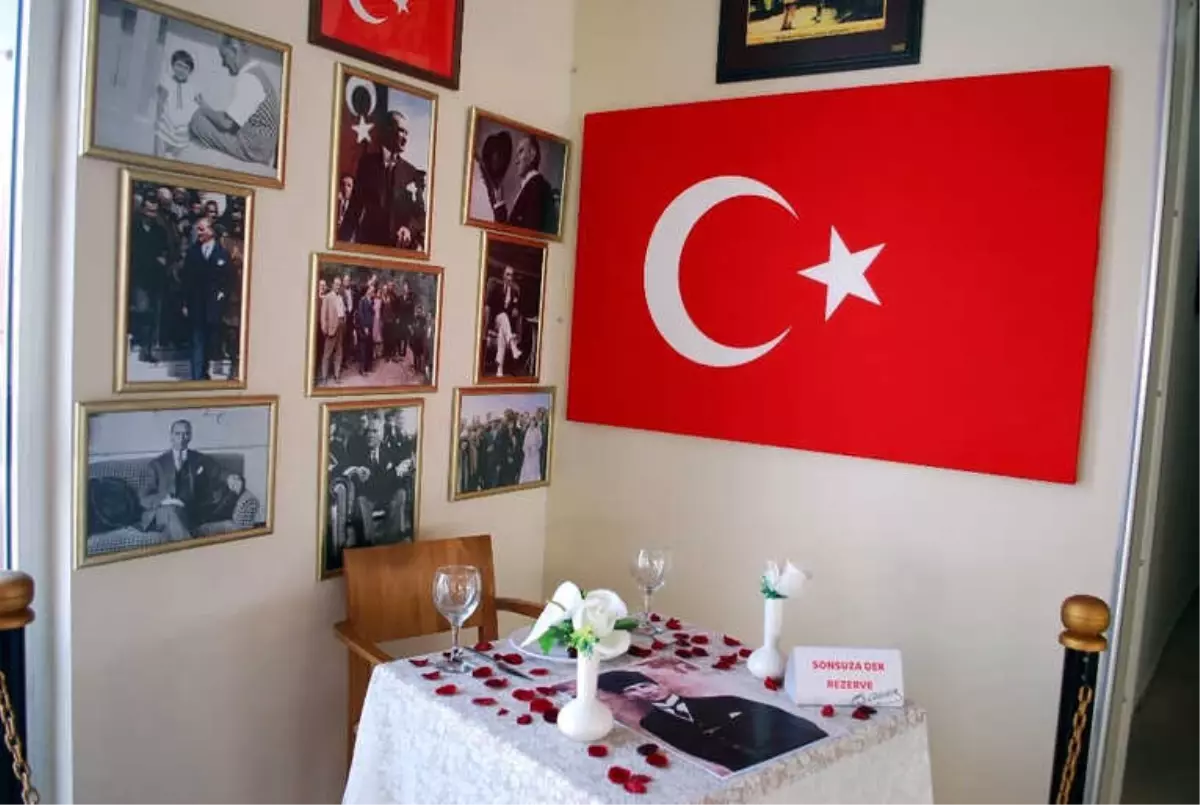 Atatürk İçin \'Sonsuza Dek Rezerve Masası\' Oluşturuldu