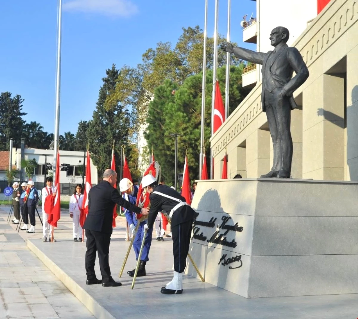Atatürk, Vefatının 80. Yıldönümünde Osmaniye\'de Törenlerle Anıldı