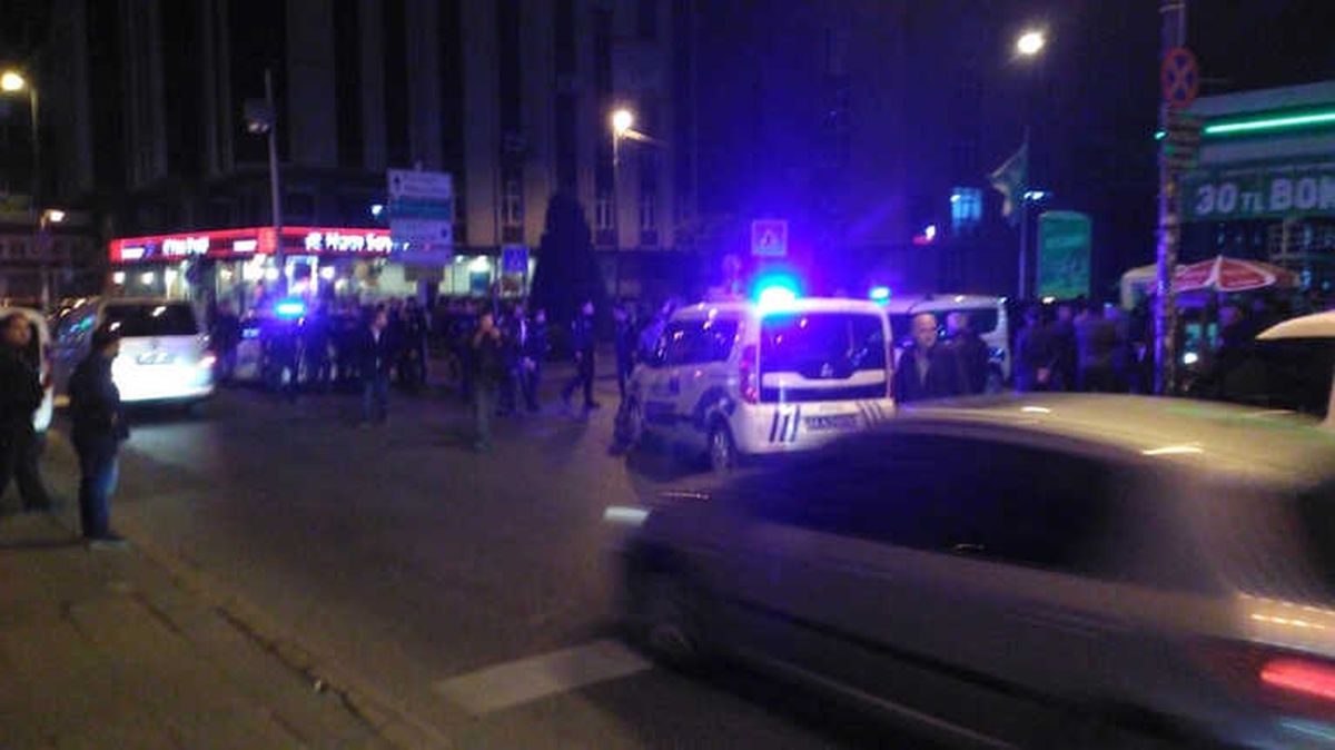 Bahçelivler\'de Silahlı Kavga: 1 Polis Yaralı
