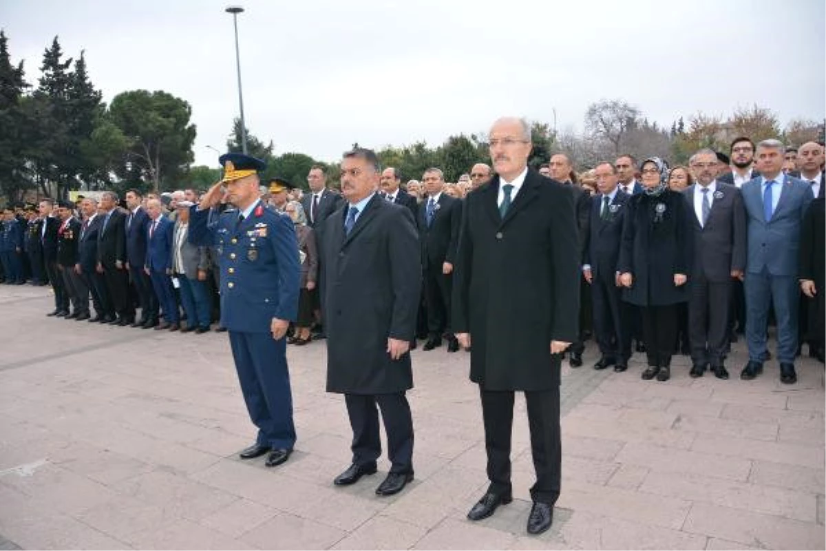 Balıkesir\'de Atatürk Anıldı