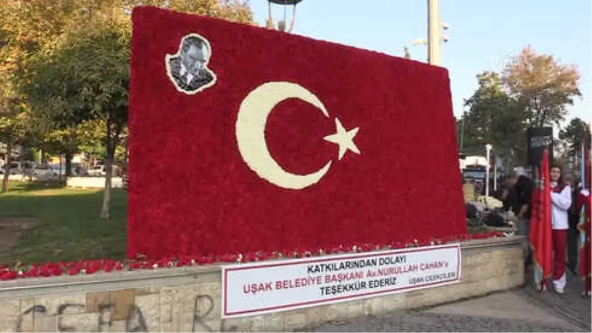 Büyük Önder Atatürk\'ü Anıyoruz